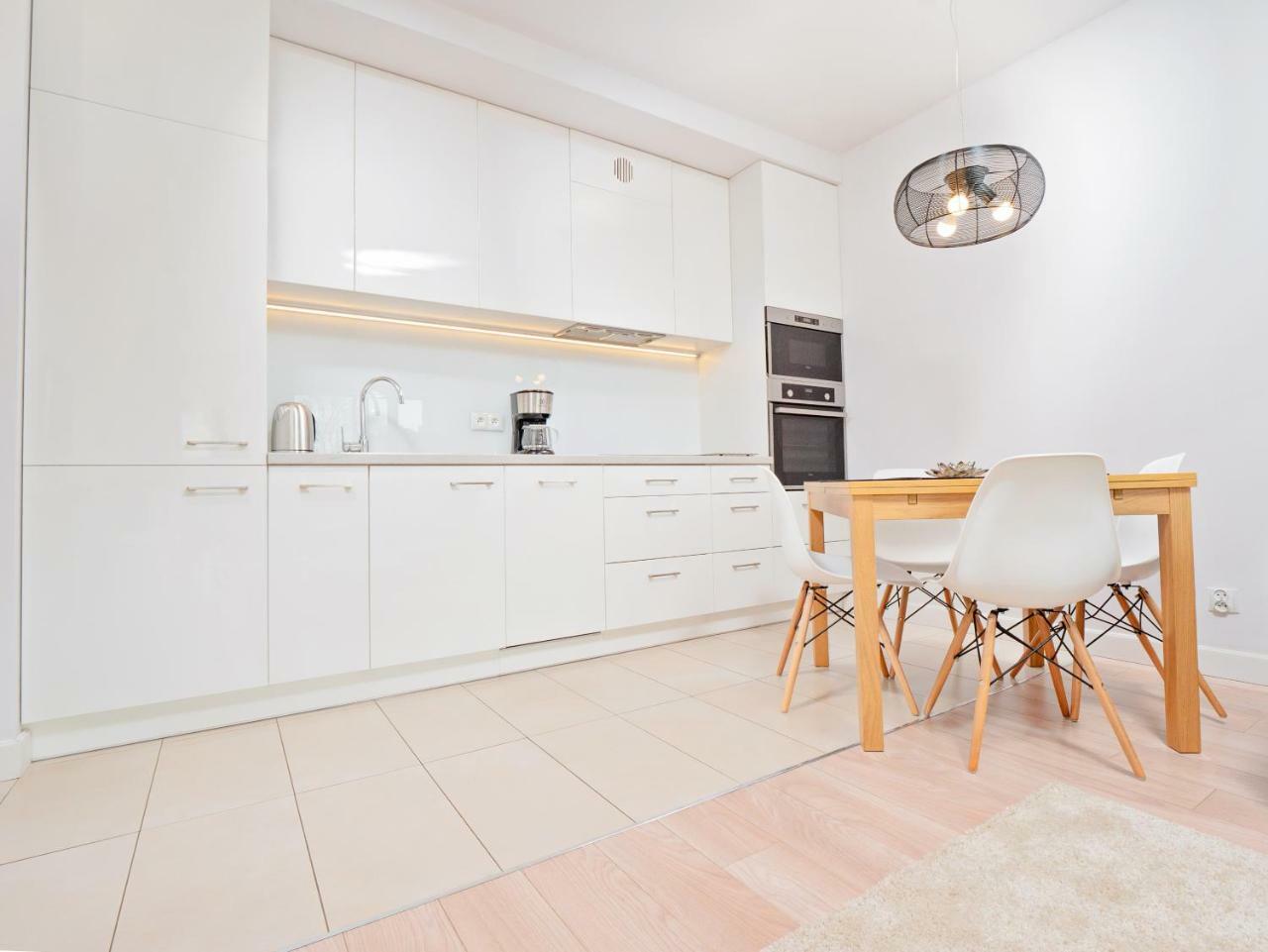 Apartamenty Homely Place - Parking 7 Poznań Zewnętrze zdjęcie