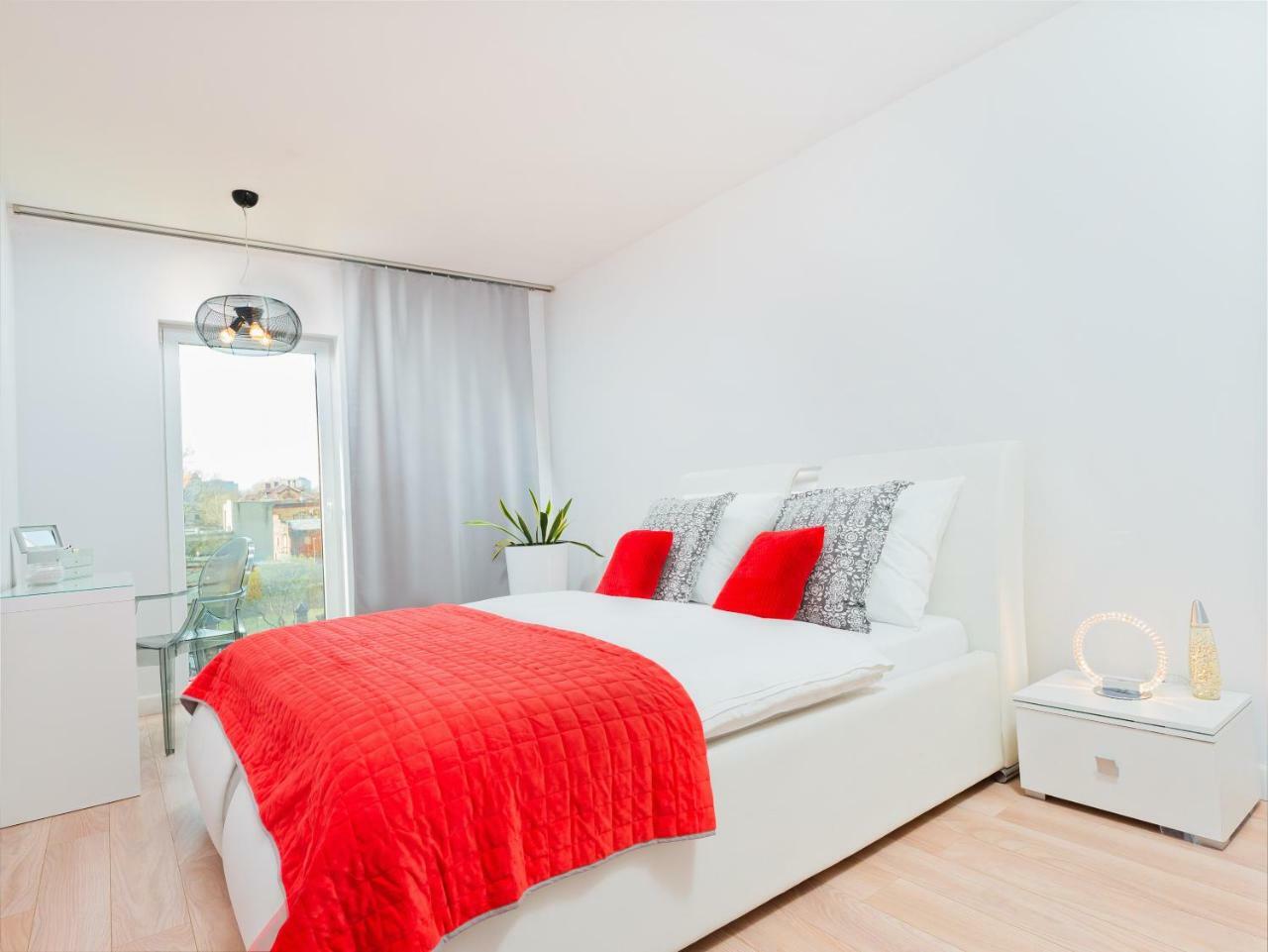 Apartamenty Homely Place - Parking 7 Poznań Zewnętrze zdjęcie